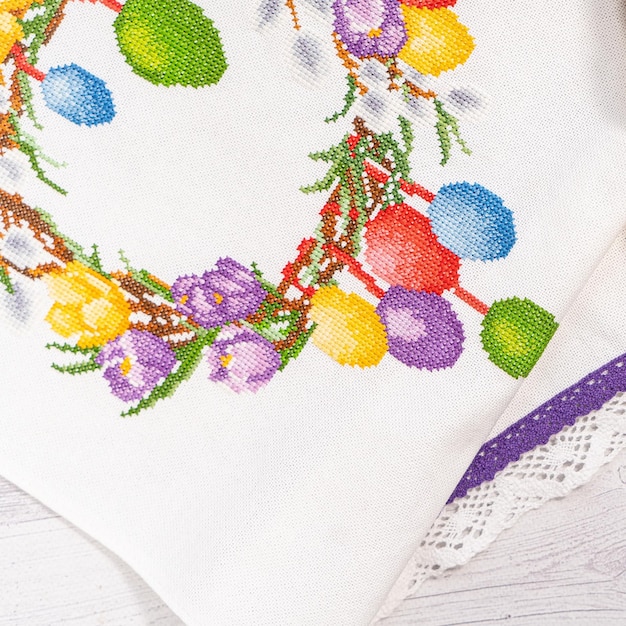 Wzór ludowy na tkaninie